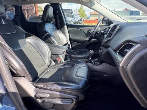 Used 2019 Jeep Cherokee Latitude Plus w/ Cold Weather Group image 13