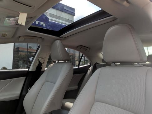 Used 2015 Lexus IS 250 4dr Sport Sdn AWD image 36