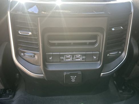 Used 2021 RAM 1500 Laramie AWD/4WD image 25