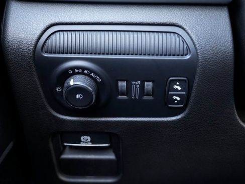 Used 2023 Jeep Wagoneer L Series II image 49