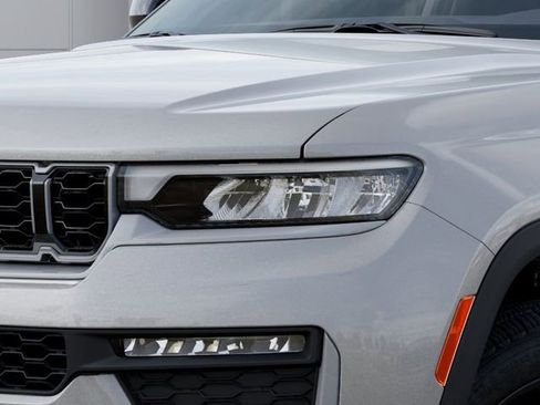 New 2026 Jeep Grand Cherokee L Limited w/ Limited Altitude Package image 10