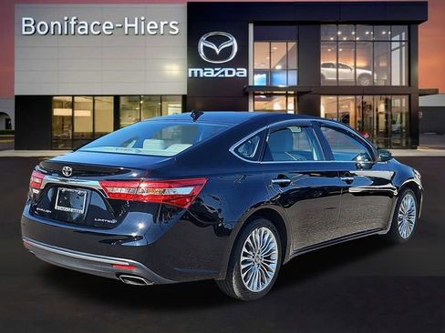 Used 2018 Toyota Avalon Limited image 4