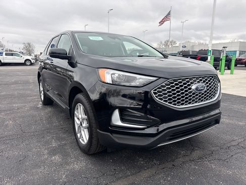 Used 2024 Ford Edge SEL w/ Class II Trailer Tow Package image 4