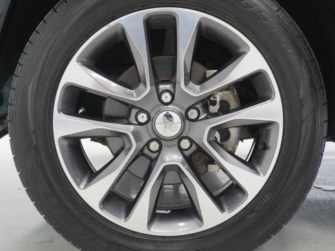 Used 2018 Jeep Grand Cherokee Overland image 29