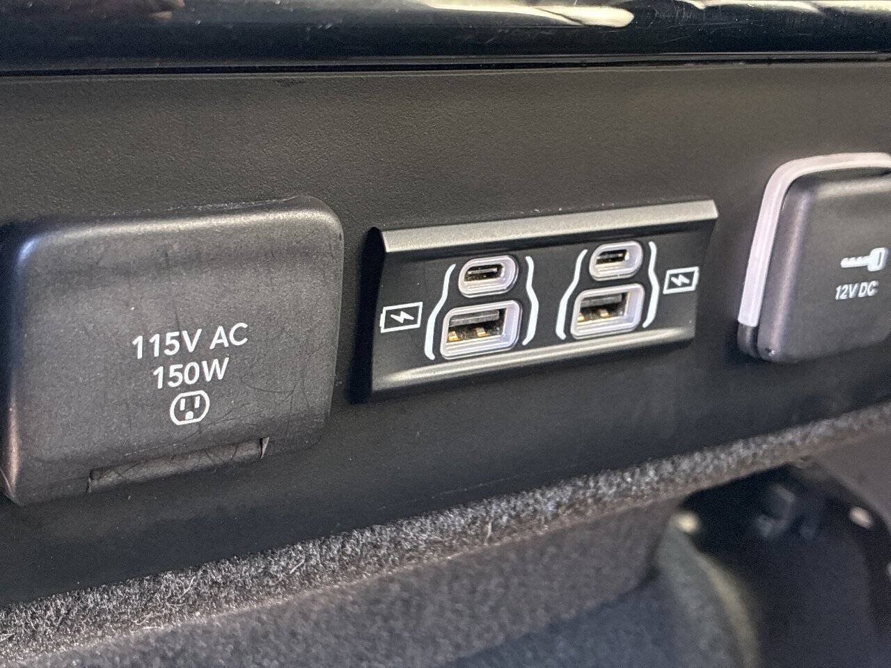 Used 2023 Jeep Wagoneer L Series II AWD/4WD image 20