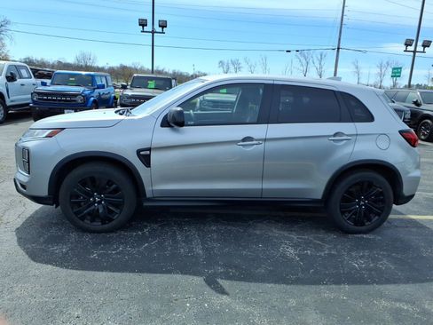 Used 2025 Mitsubishi Outlander Sport LE AWD/4WD image 5