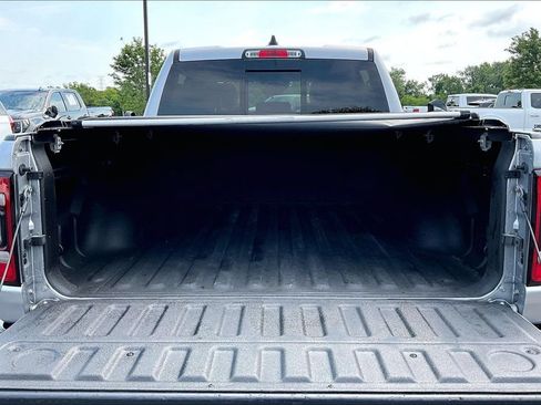 Used 2022 RAM 1500 Laramie AWD/4WD image 9
