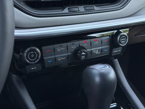 Used 2025 Jeep Compass Limited AWD/4WD image 11