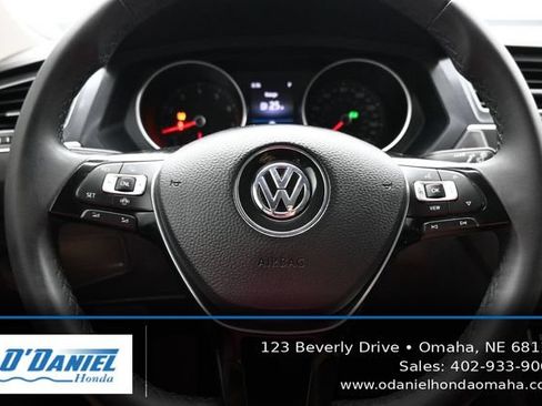Used 2020 Volkswagen Tiguan SE w/ Panoramic Sunroof Package AWD/4WD image 29