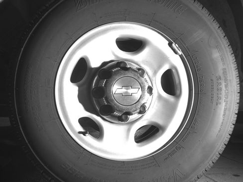 Used 2025 Chevrolet Express 3500 LT w/ LT Preferred Equipment Group RWD image 12