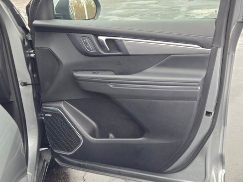 Certified 2025 Buick Enclave Preferred image 5