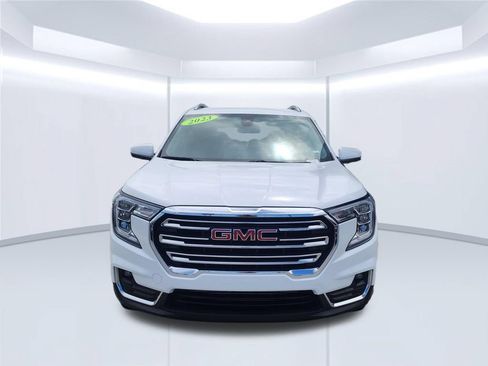 Used 2023 GMC Terrain SLT FWD image 2