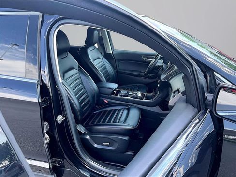 Used 2019 Ford Edge SEL w/ Equipment Group 201A AWD/4WD image 8