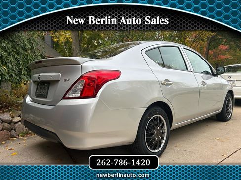 Used 2018 Nissan Versa SV FWD image 1
