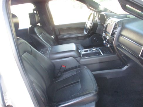 Used 2019 Ford Expedition Max Limited image 22