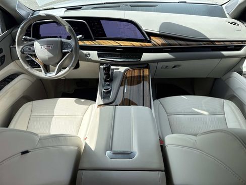 Certified 2023 Cadillac Escalade Premium Luxury Platinum AWD/4WD image 28