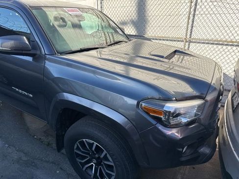 Used 2020 Toyota Tacoma TRD Sport w/ Technology Package image 1