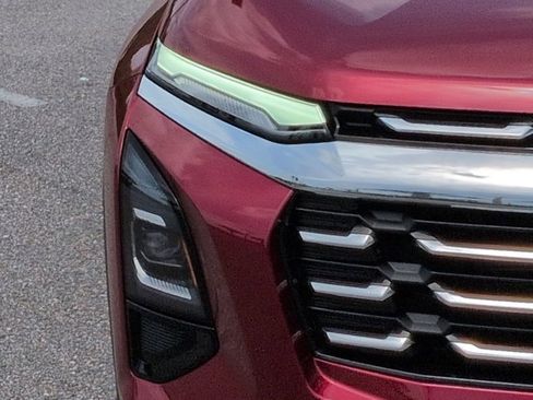 Used 2025 Chevrolet Equinox LT image 11