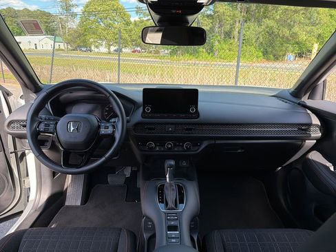 Used 2025 Honda HR-V Sport image 8