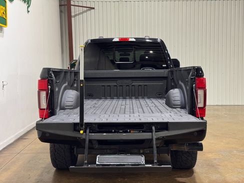 Used 2022 Ford F350 Lariat w/ Black Appearance Package image 57