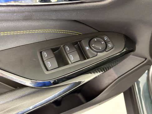 Used 2025 Chevrolet Trax LT FWD image 14