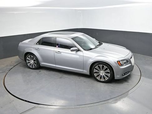 Used 2014 Chrysler 300 S RWD image 38
