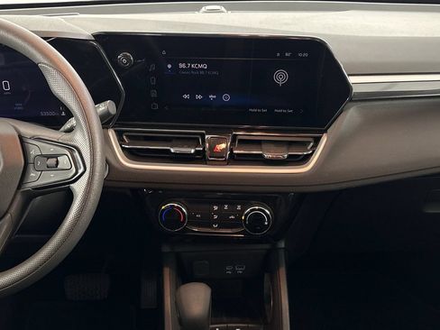 Used 2025 Chevrolet TrailBlazer LT FWD image 25