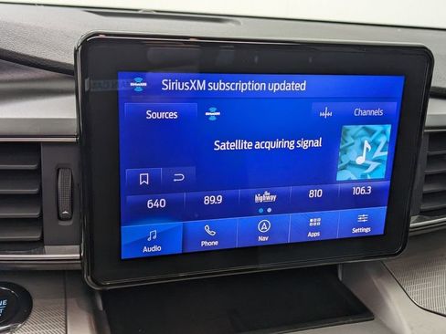 Certified 2022 Ford Explorer XLT w/ XLT Sport Appearance Package AWD/4WD image 28