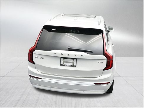 New 2026 Volvo XC90 T8 Ultra w/ Protection Package Premier AWD/4WD image 17