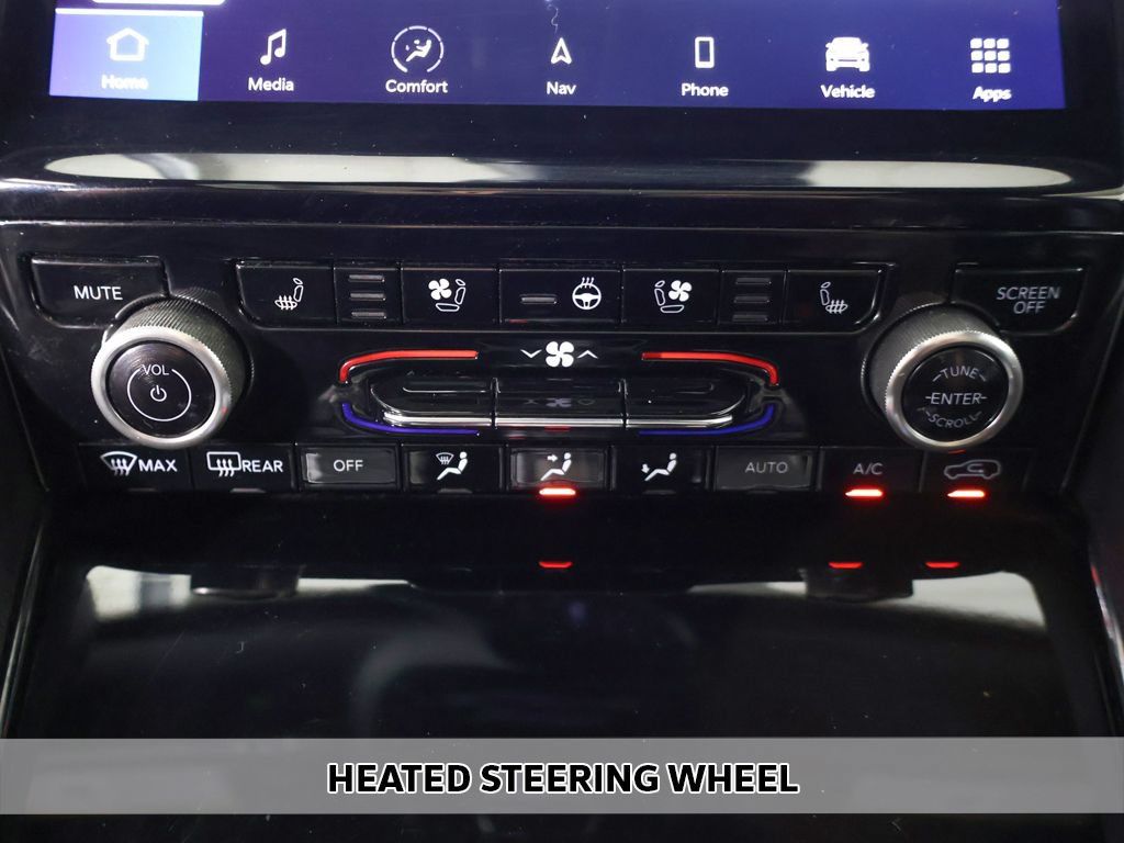 Used 2022 Jeep Grand Cherokee Overland w/ Luxury Tech Group IV AWD/4WD image 12