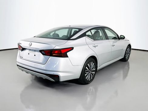 Used 2025 Nissan Altima 2.5 SV FWD image 7