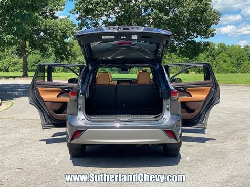 Used 2021 Toyota Highlander Platinum AWD/4WD image 44