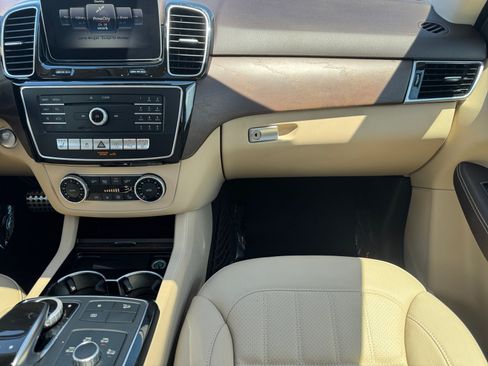 Used 2019 Mercedes-Benz GLE 400 4MATIC image 18