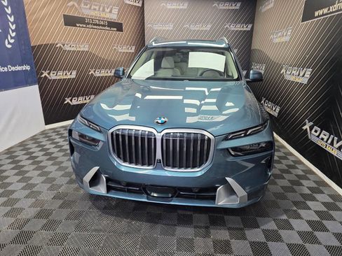 Used 2024 BMW X7 xDrive40i w/ Executive Package AWD/4WD image 4