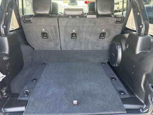 Used 2022 Jeep Wrangler Unlimited Sahara AWD/4WD image 28