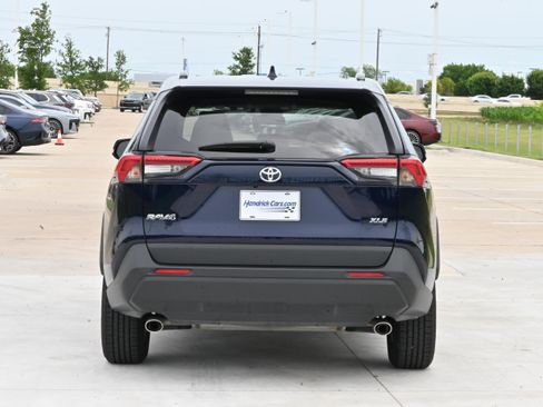 Used 2019 Toyota RAV4 XLE FWD image 8