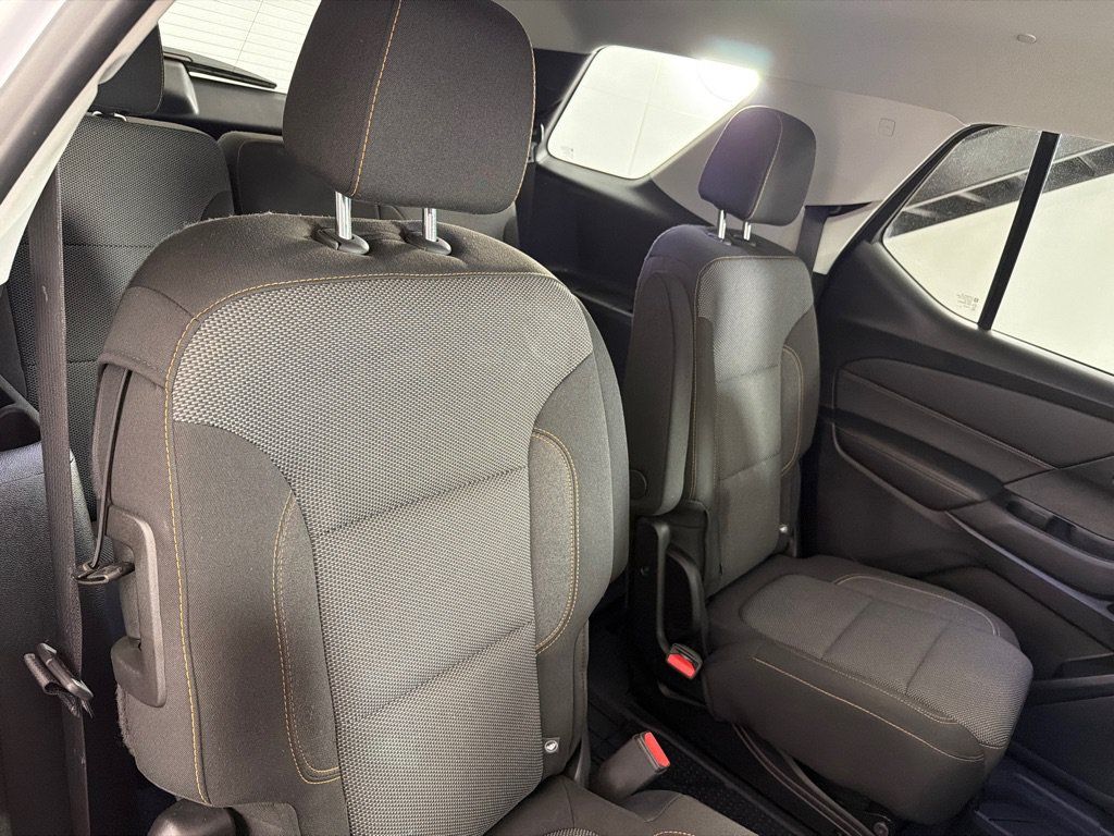 Used 2019 Chevrolet Traverse LT FWD image 22