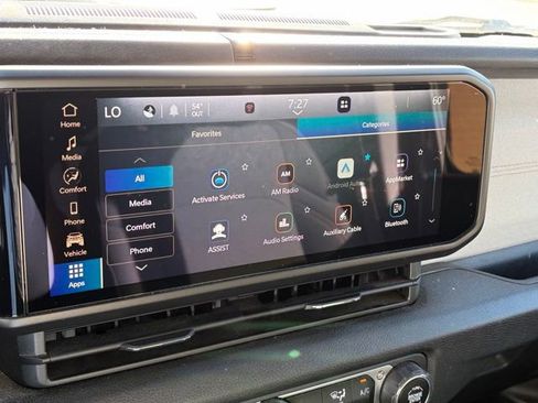 Used 2024 Jeep Wrangler Unlimited image 17