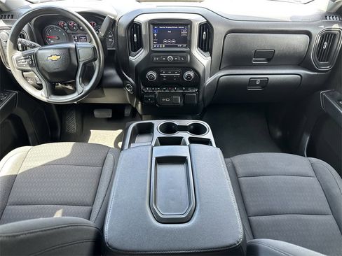 Used 2024 Chevrolet Silverado 2500 Custom w/ Custom Value Package image 10