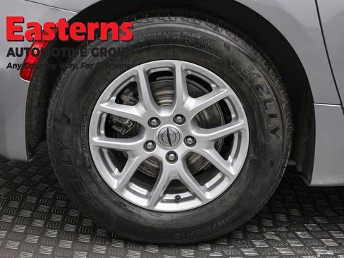 Used 2021 Chrysler Pacifica Touring-L FWD image 33