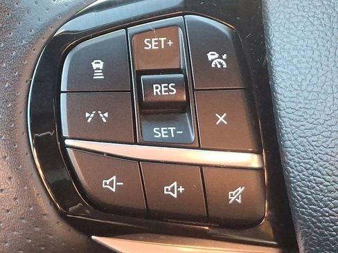 Used 2025 Ford Explorer ST-Line image 21