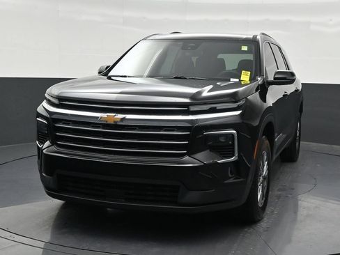 Used 2026 Chevrolet Traverse LT FWD image 9