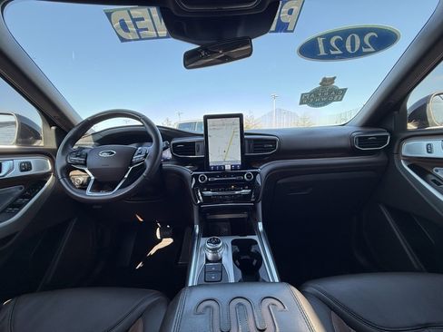 Certified 2021 Ford Explorer King Ranch w/ Premium Technology Package image 30