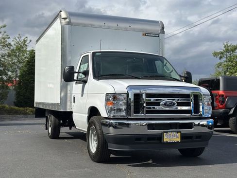 Used 2024 Ford E-350 and Econoline 350 Super Duty w/ Power Windows & Locks Group RWD image 39