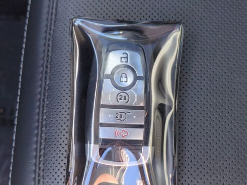 Used 2025 Ford Expedition Max Platinum AWD/4WD image 36