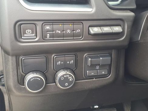 Used 2021 Chevrolet Tahoe Premier w/ Premium Package RWD image 18