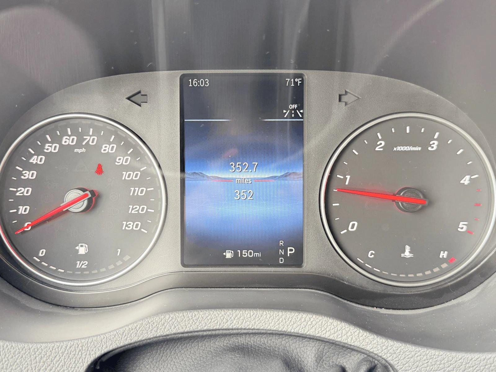 Used 2025 Mercedes-Benz Sprinter 2500 image 14