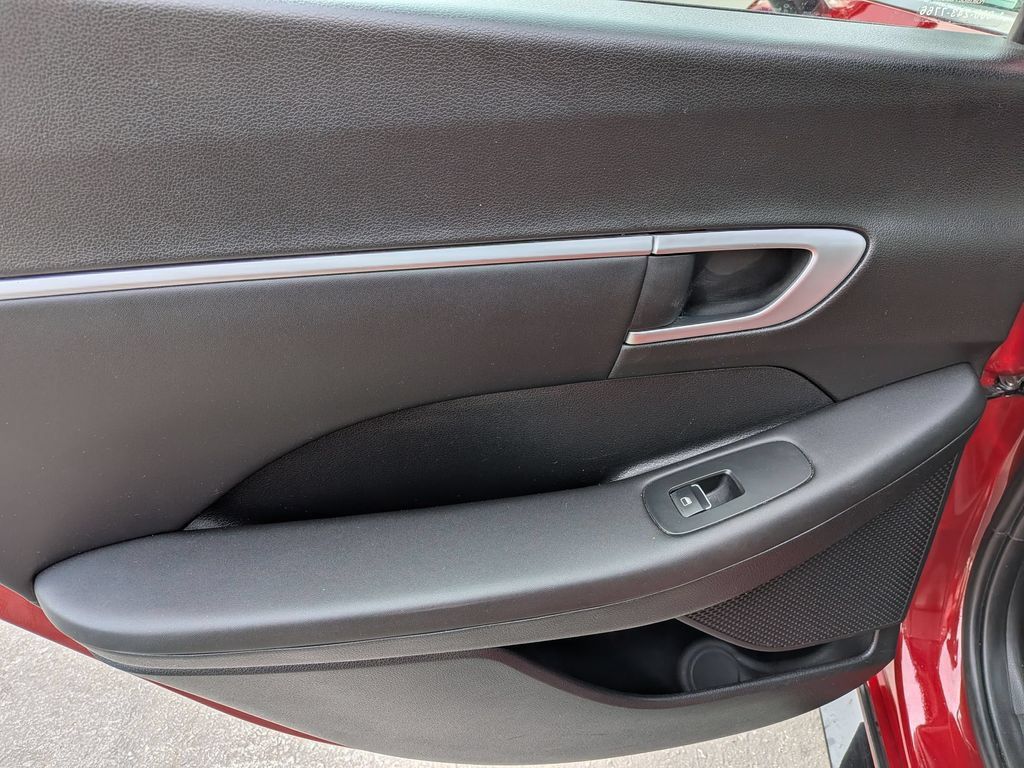 Used 2025 Hyundai Sonata SEL FWD image 25