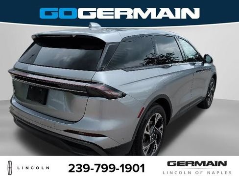 Used 2024 Lincoln Nautilus Premier w/ Jet Appearance Package AWD/4WD image 5