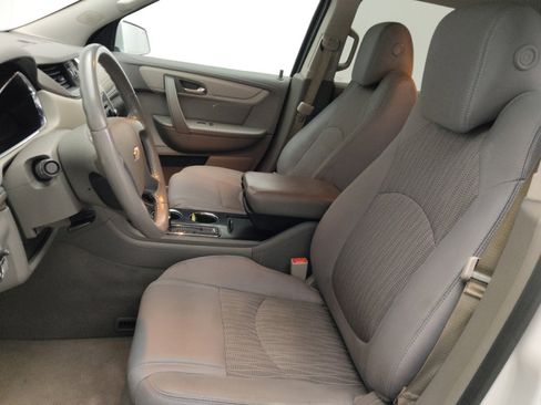 Used 2017 Chevrolet Traverse LT image 17